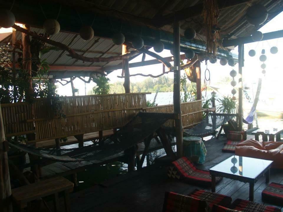 Peacock Hostel Ko Lanta Buitenkant foto