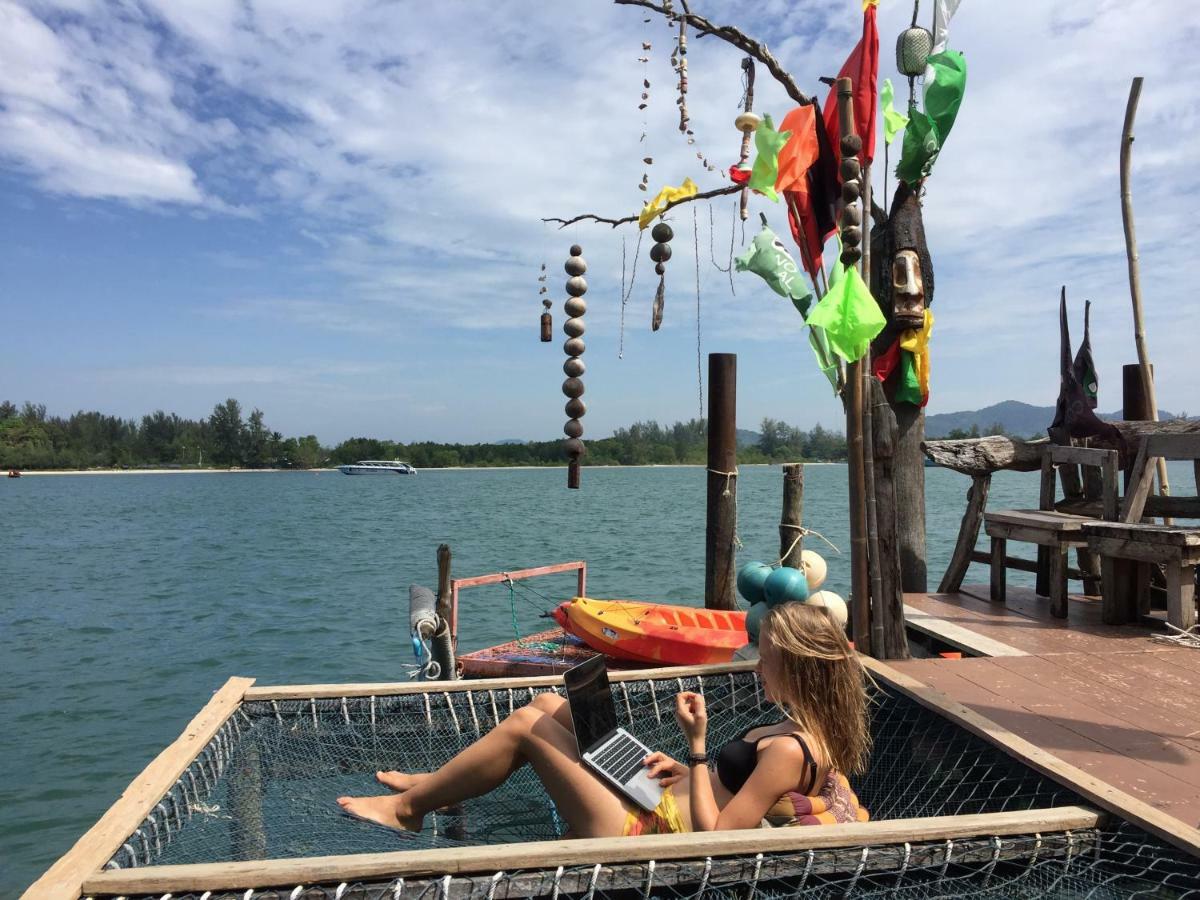 Peacock Hostel Ko Lanta Buitenkant foto